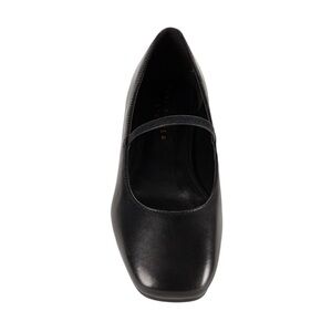 Women’s ballet flats